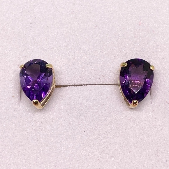Natural amethyst stud earrings 14k yellow gold New February birthday stone - Picture 1 of 3